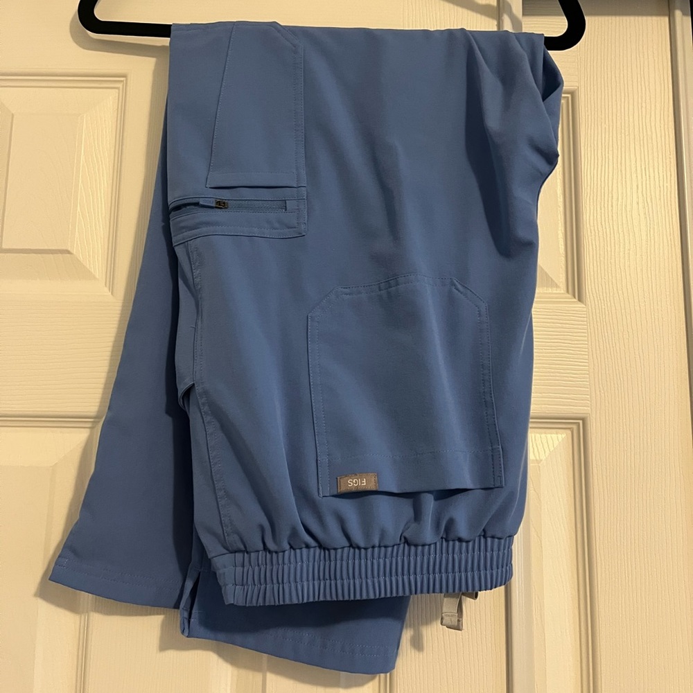 Figs yola skinny scrub pants